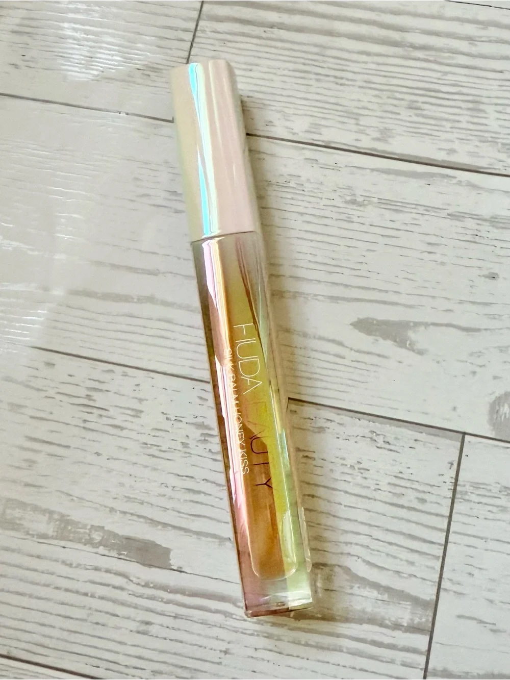 Huda Silk Balm Honey Kiss Lip Balm Queen Bee Plumping Lip Balm New in Box